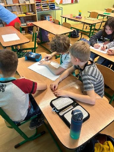 Dnešní hodina Vv ve 3. , 4. a 5. třídě Image